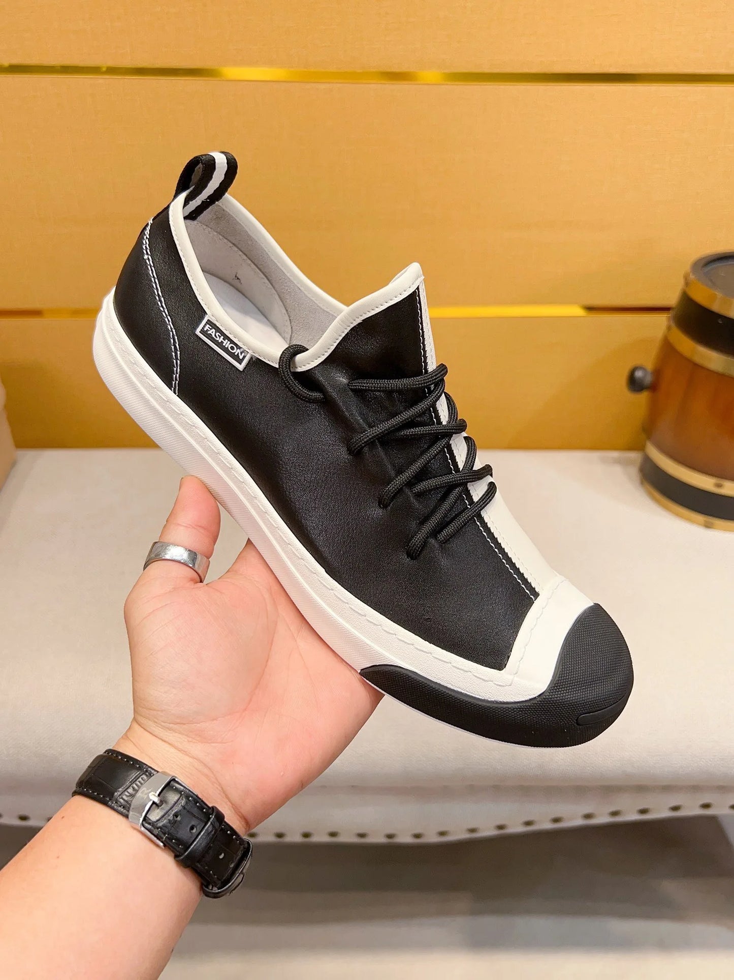 Italy European quality Men's fashion Genuine leather Sports Lace-up classic Casual shoes sneakers Running shoes