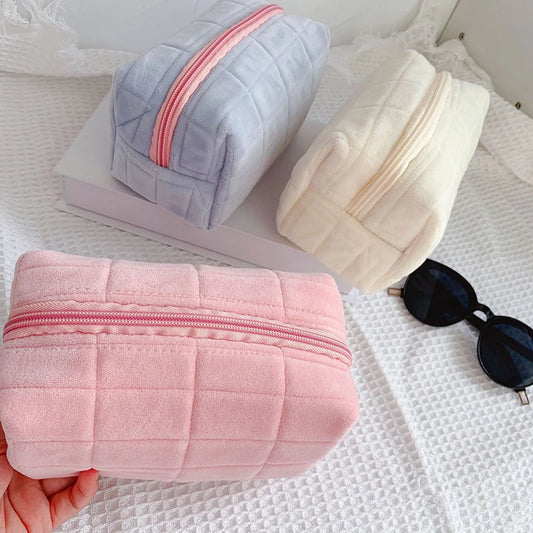 Solid Color Cosmetic Bag for Women Cute Plush Makeup Bag Zipper Travel Make Up Toiletry Bag Washing Pouch Plush Pencil Pouch